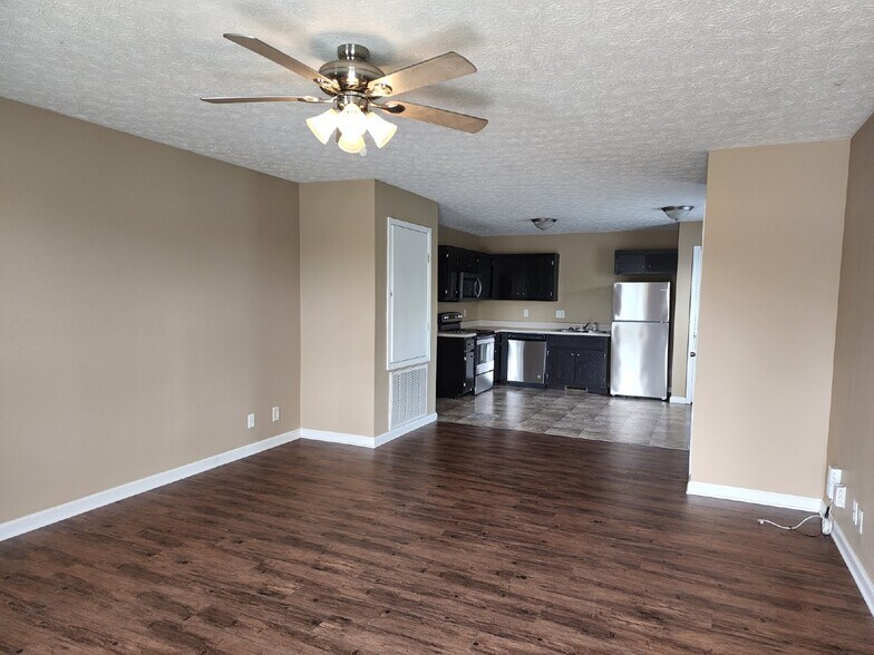 Building Photo - 101B SOLID ROCK CT, CLARKSVILLE, TN 37042