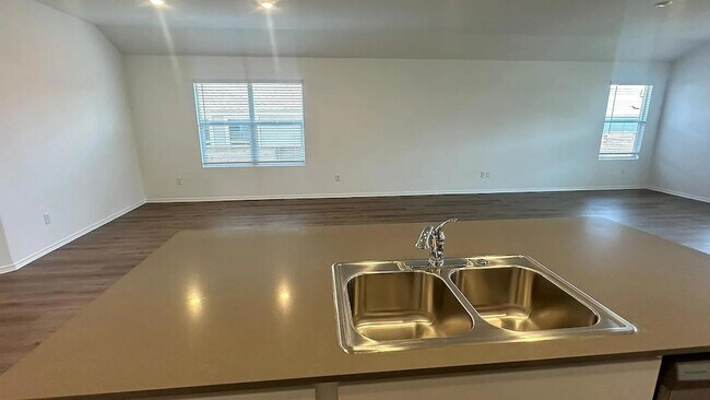 Building Photo - 121 Tofalla