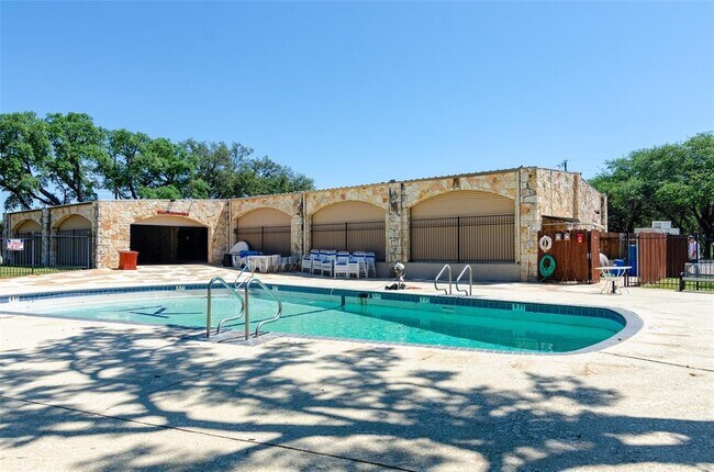 Building Photo - 7102 Cowpoke Trl