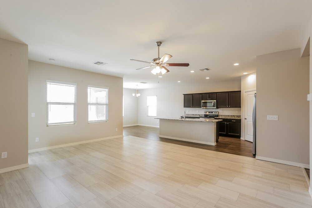 Building Photo - 37317 W Bello Ln