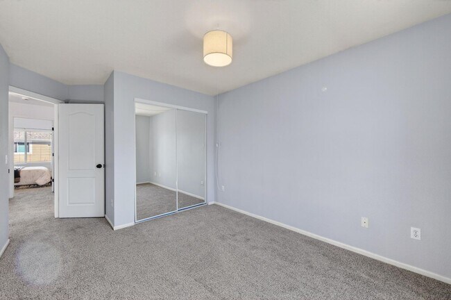 Building Photo - Updated 4bed in Parker!