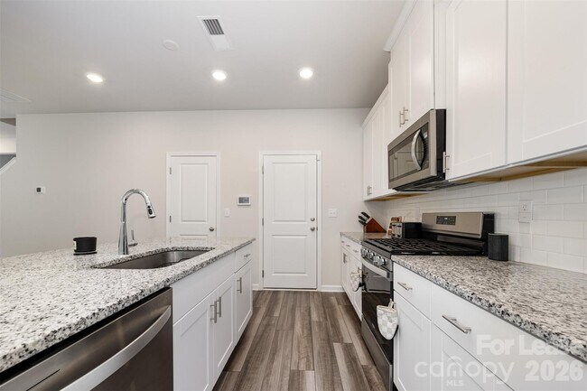 Building Photo - 1108 Harland St