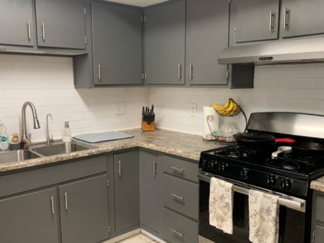 Building Photo - 1297 Gatwick Ct