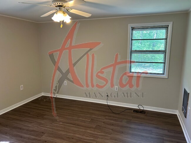 Building Photo - 3464 Red Banks Rd S