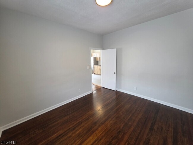 Building Photo - 613 Bloomfield Ave