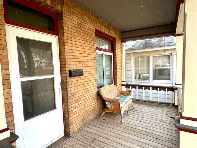 Primary Photo - 1212 E 3rd St