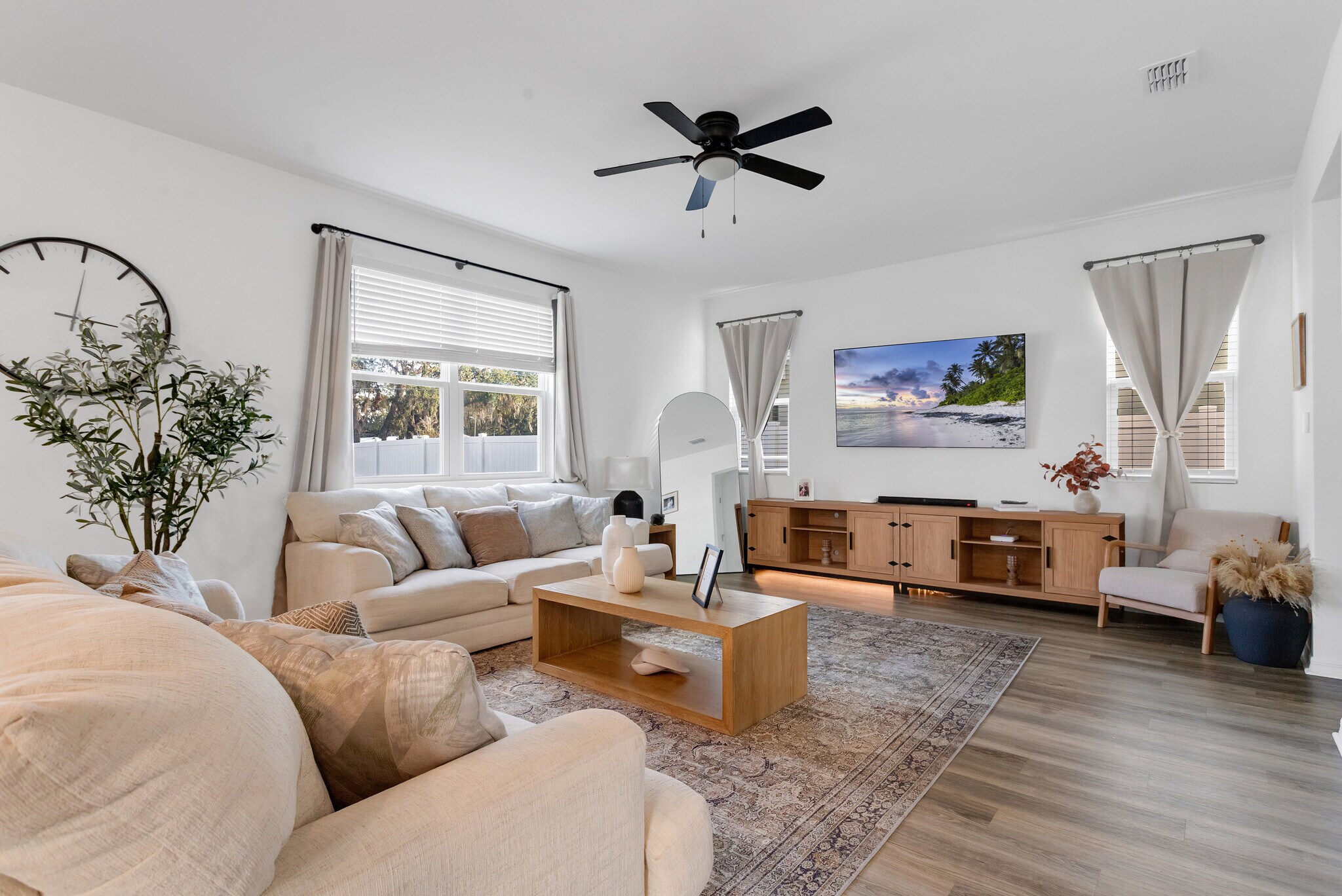 Building Photo - 682 Heritage Square Dr