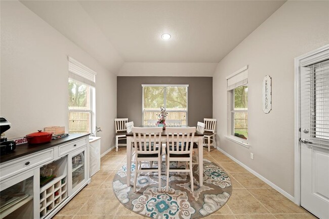 Building Photo - 2402 Via Montesano