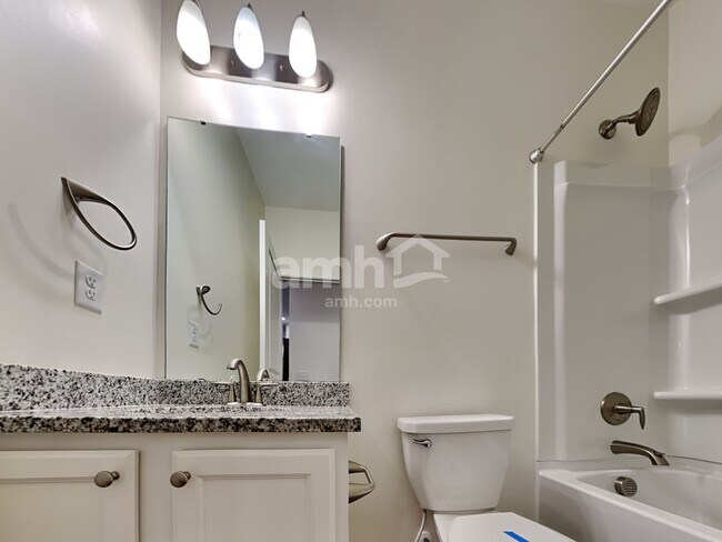 Building Photo - 106 Doral Blue Dr