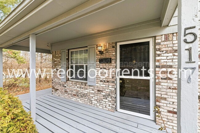 Building Photo - 517 Gibbs St