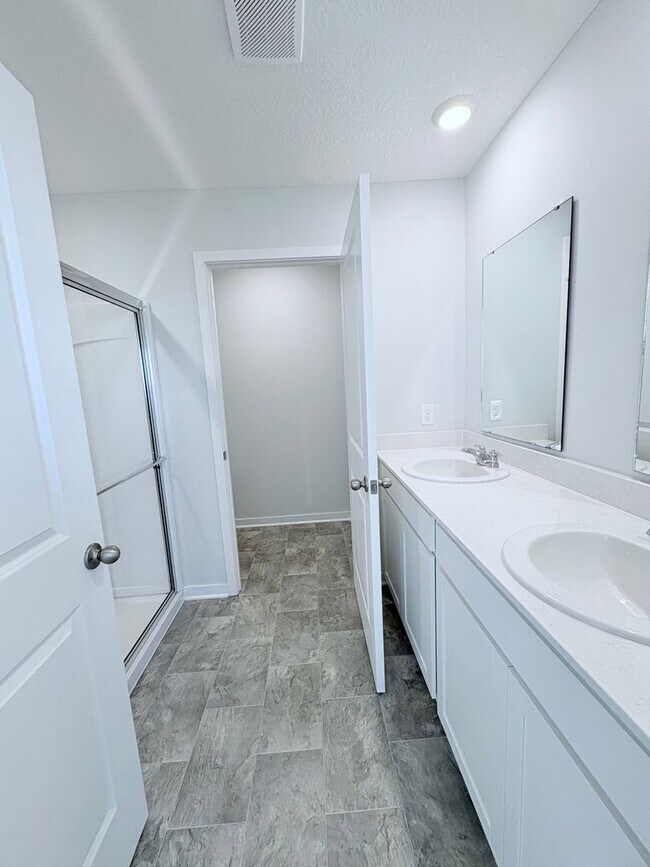 Building Photo - New Build 4-bedroom, 2.5-bath, Pet Friendl...