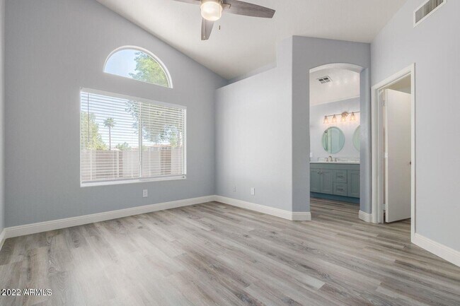 Building Photo - 109 W Helena Dr