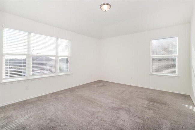 Building Photo - 1621 Stinnett Dr