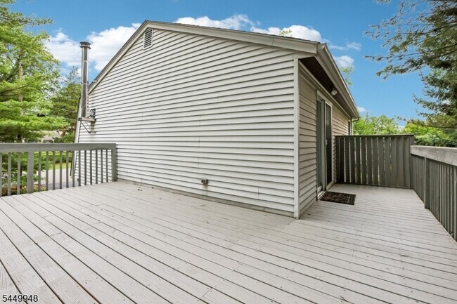 Building Photo - 488 Cedar Ln