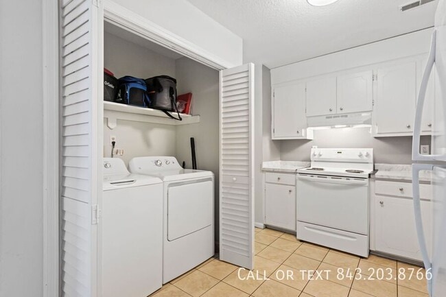 Building Photo - 7740 McKnight Dr