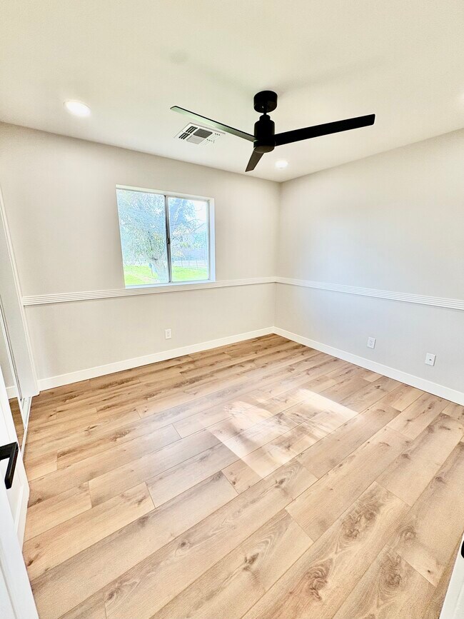 Building Photo - 17220 E Desert Ln