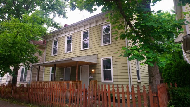Building Photo - 824 Greenwood Ave