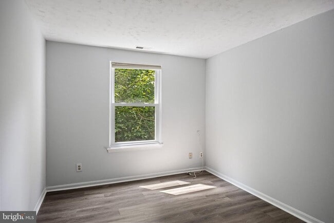 Building Photo - 2504 Greenwood Dr