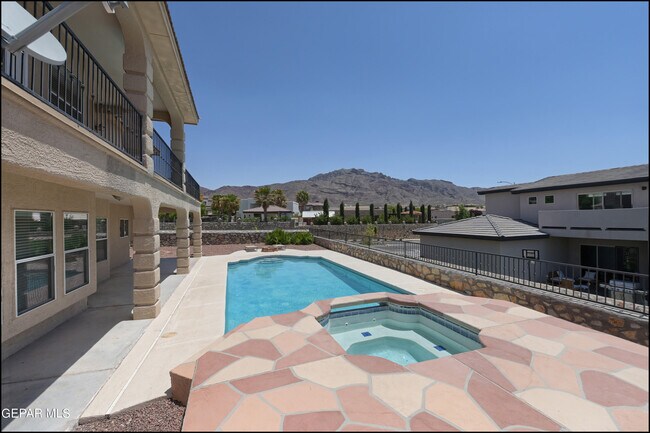 Building Photo - 6300 Franklin Vista Dr