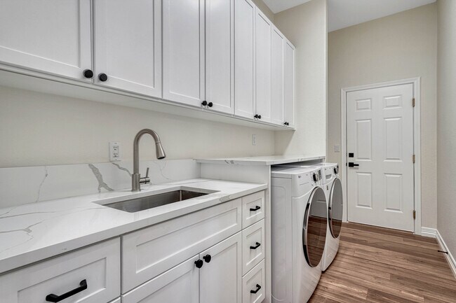Building Photo - 11700 Coeur D Alene Dr