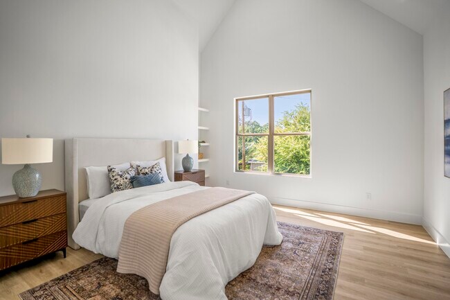 Building Photo - 4201 Oats St