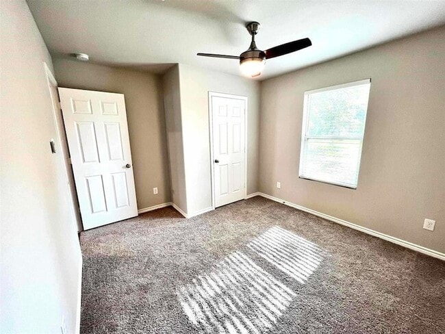 Building Photo - 1403 W Virginia St