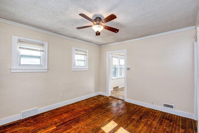 Building Photo - 77 W Bernhard Ave