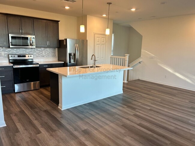 Building Photo - **Beautiful 2 bed / 2.5 bath Town Home in San Marcos - Available 08/21**