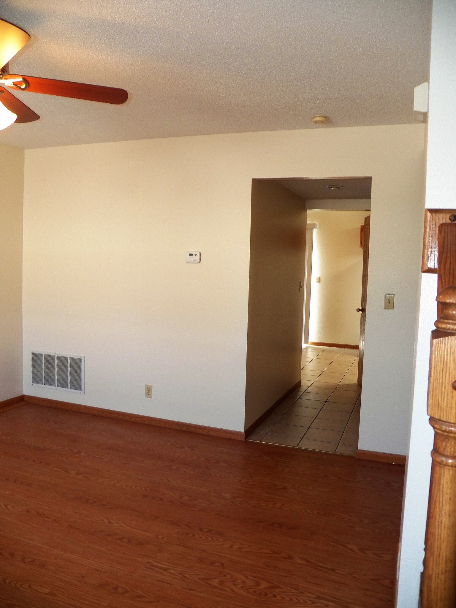 LR - 262 W Main St
