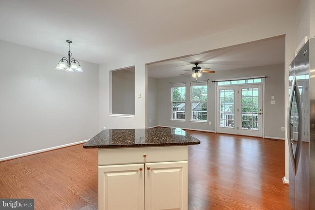 Building Photo - 8820 Papillon Dr