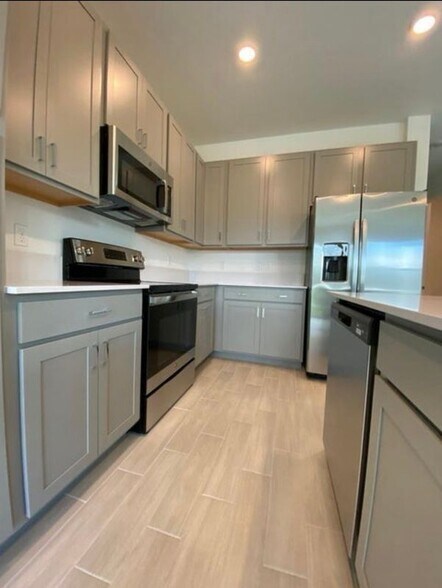 Building Photo - 4946 Navali Dr
