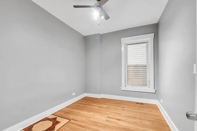 Building Photo - 3208 W Wabansia Ave