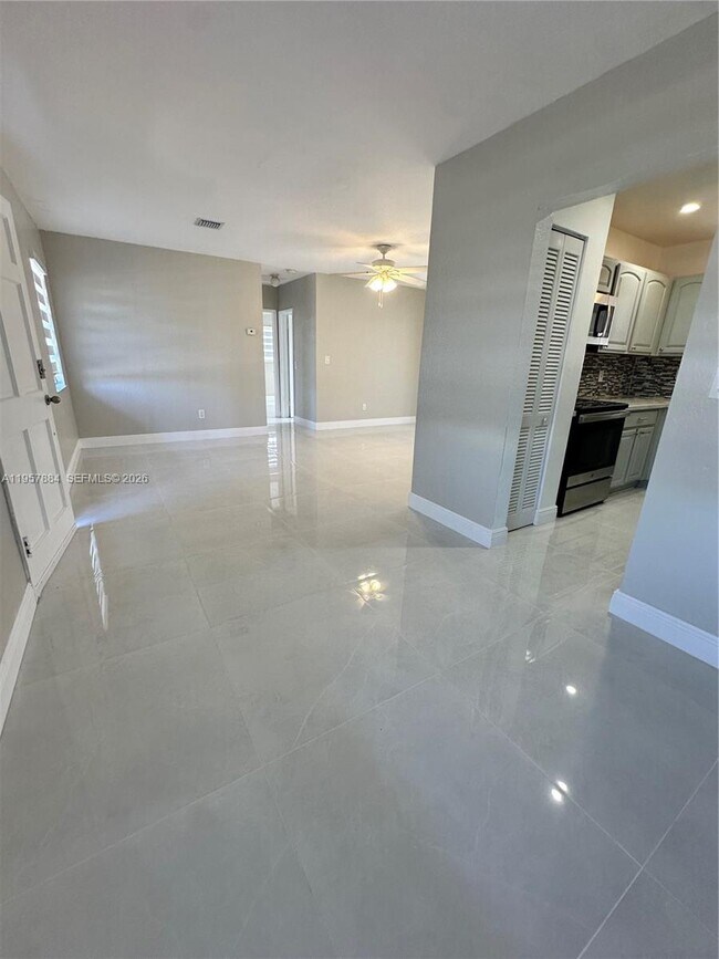 Building Photo - 9450 SW 181st Terrace