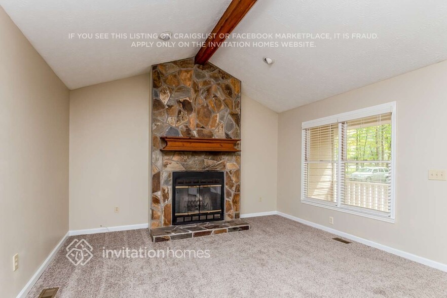 Building Photo - 155 Pilgrim Way