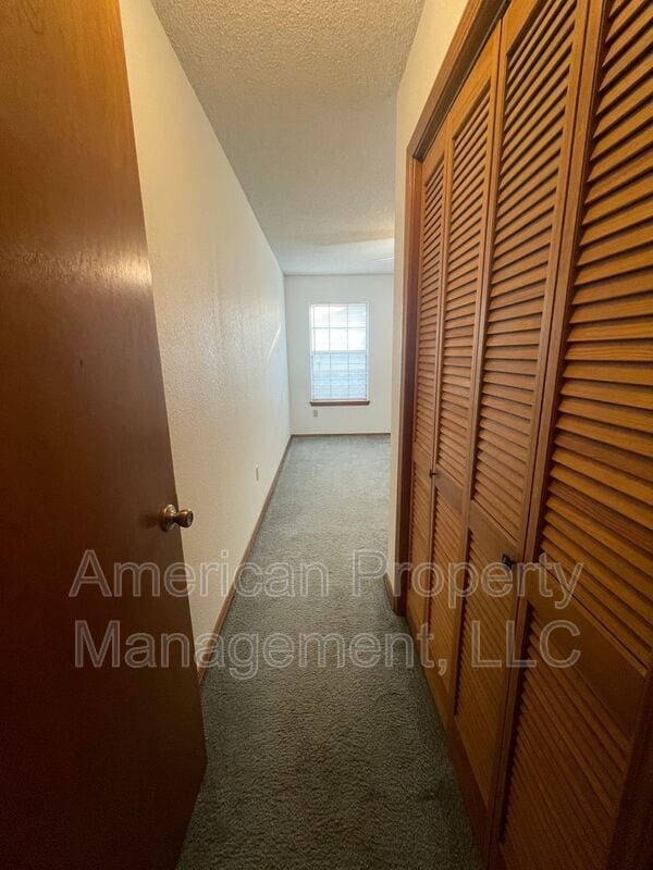 Building Photo - 712 West 119th Pl S