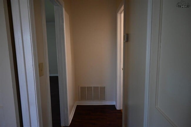 Building Photo - 4355 Boren Ave