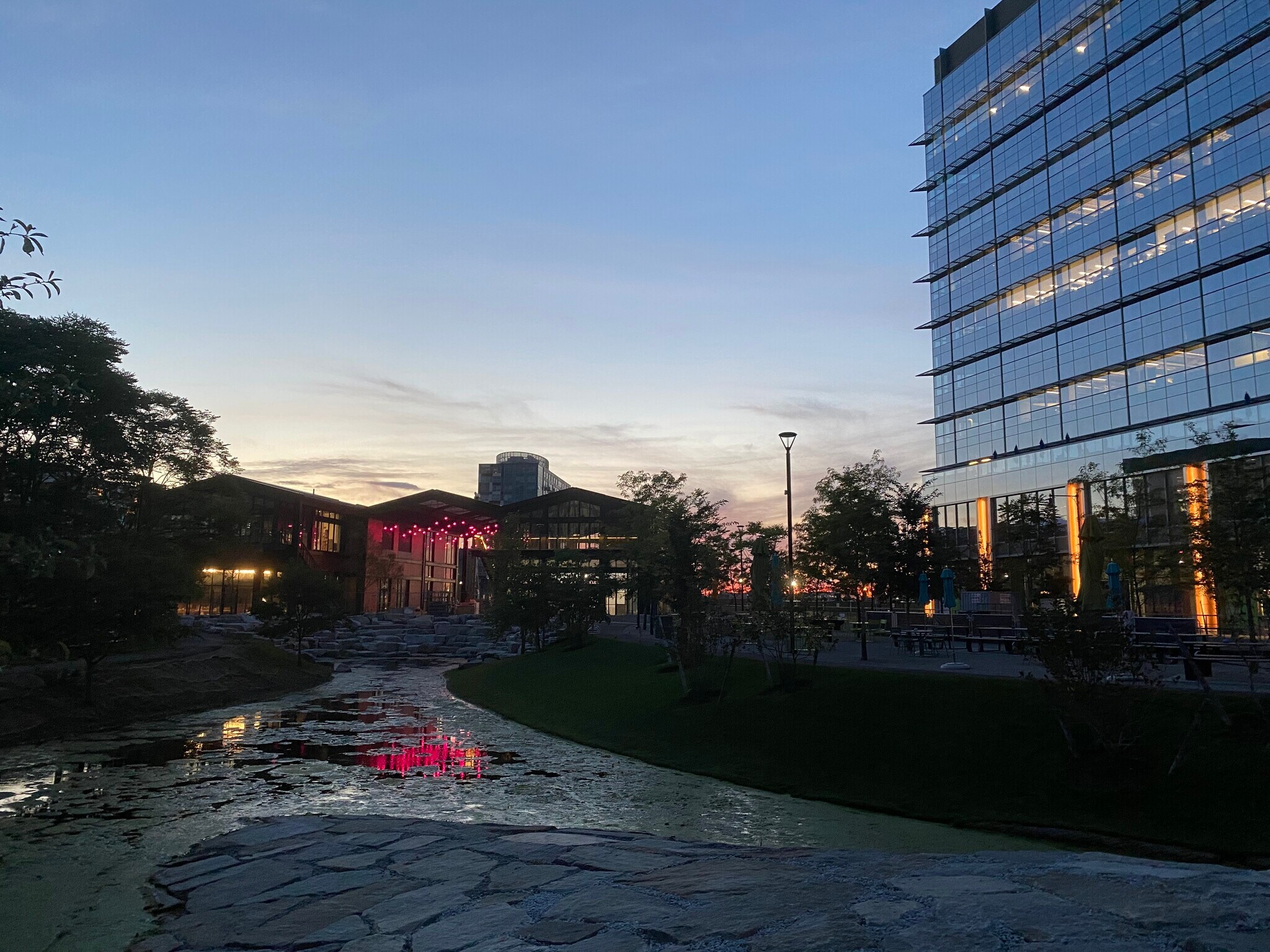 Building Photo - 2 Earhart St