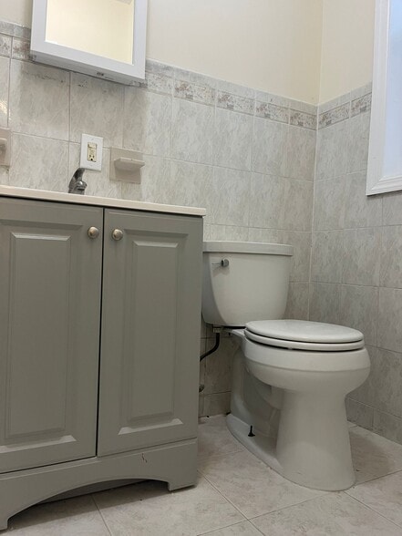 Building Photo - 93 W 33rd St