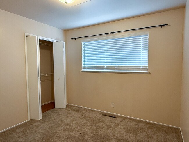 Building Photo - 1608 Ronald Ct