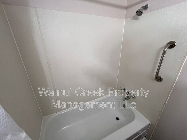 Building Photo - 5520 Beavercrest Dr