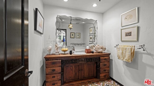 Building Photo - 11662 Duque Dr