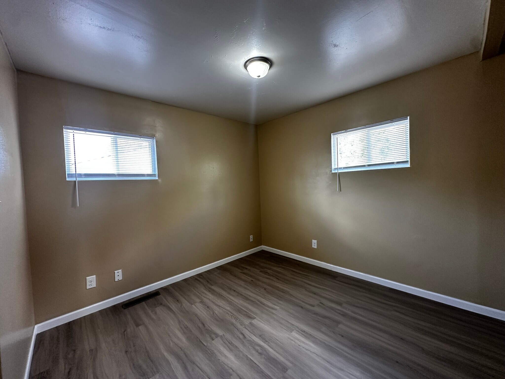 Building Photo - 2993 Southfield Dr