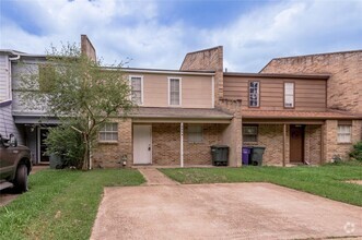 Building Photo - 111B Normal Park Dr