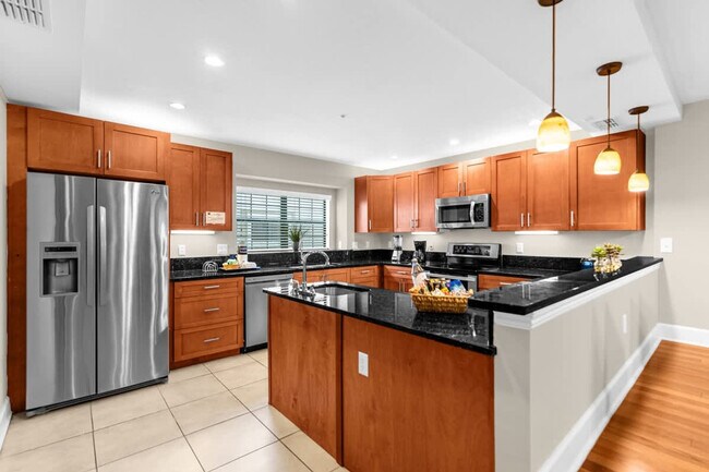 Building Photo - 14590 Damai Ln