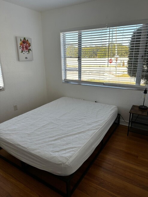 Building Photo - 2014 Newman St