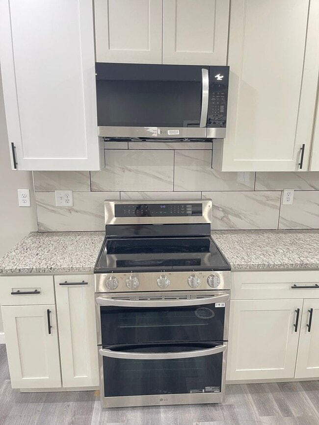 Building Photo - Move-in special offer!!! Newly rebuilt hou...