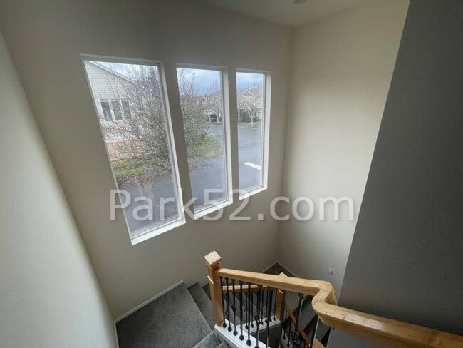 Building Photo - Beautiful 4 Bedroom 3 Bath In The Saddle Creek Community In Fife!