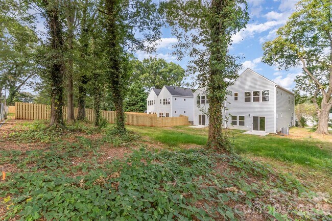 Building Photo - 3715 Davis Ave