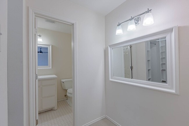 Building Photo - 3310 Tanglewood Ln