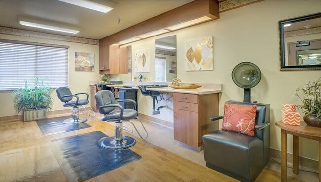 Building Photo - Rare opportunity to rent in the Eskaton Village in Placerville!